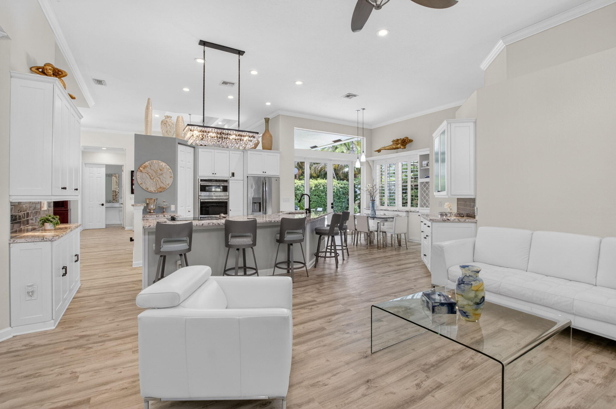 HUNTERS COURT - Residential
