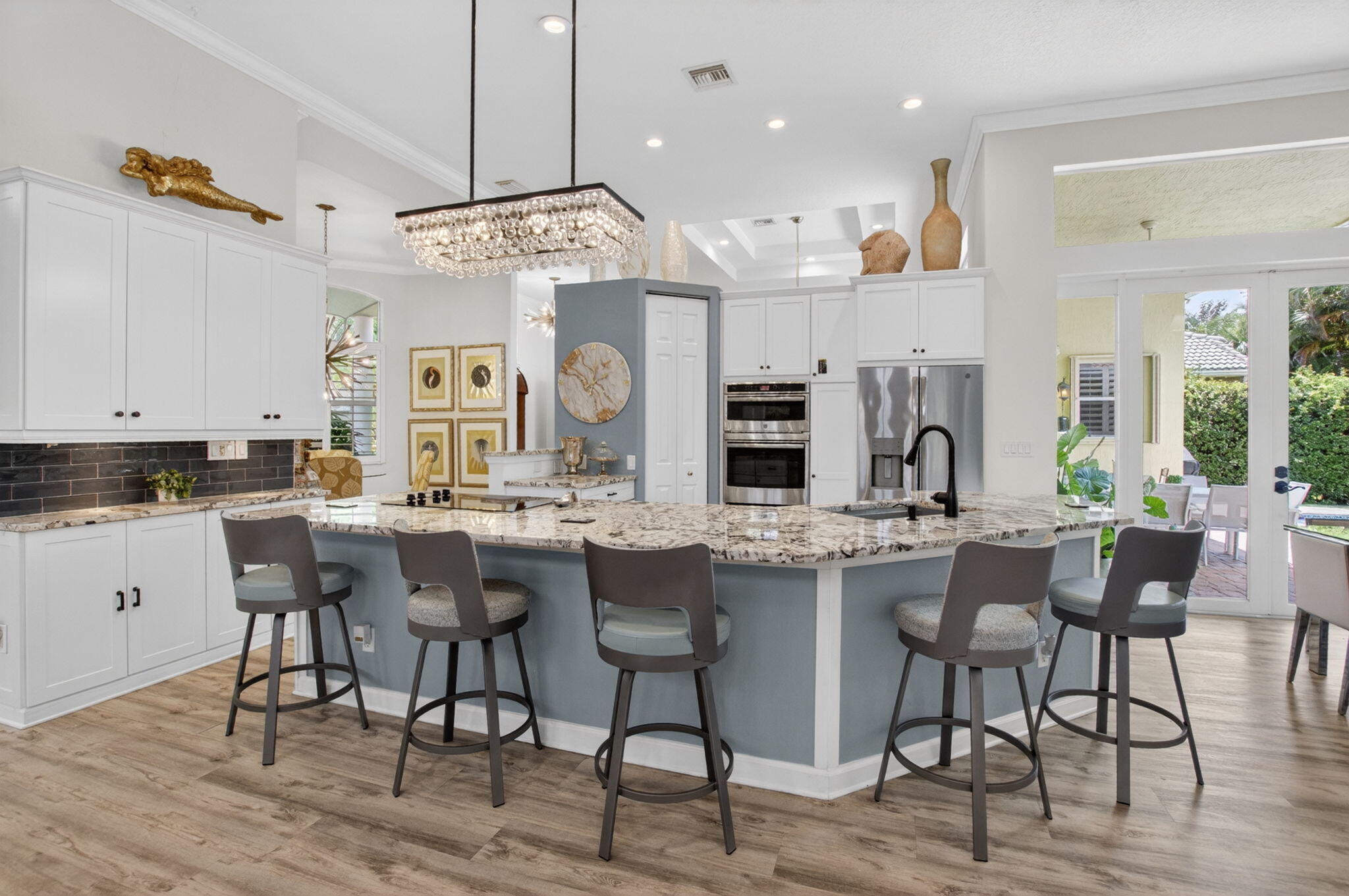 HUNTERS COURT - Residential