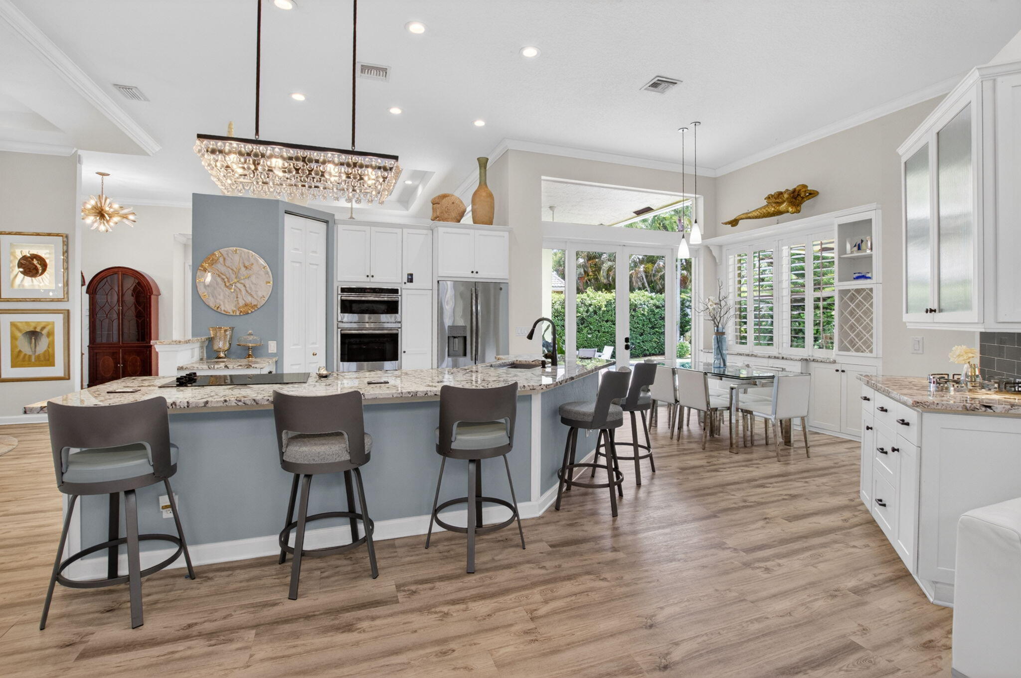 HUNTERS COURT - Residential