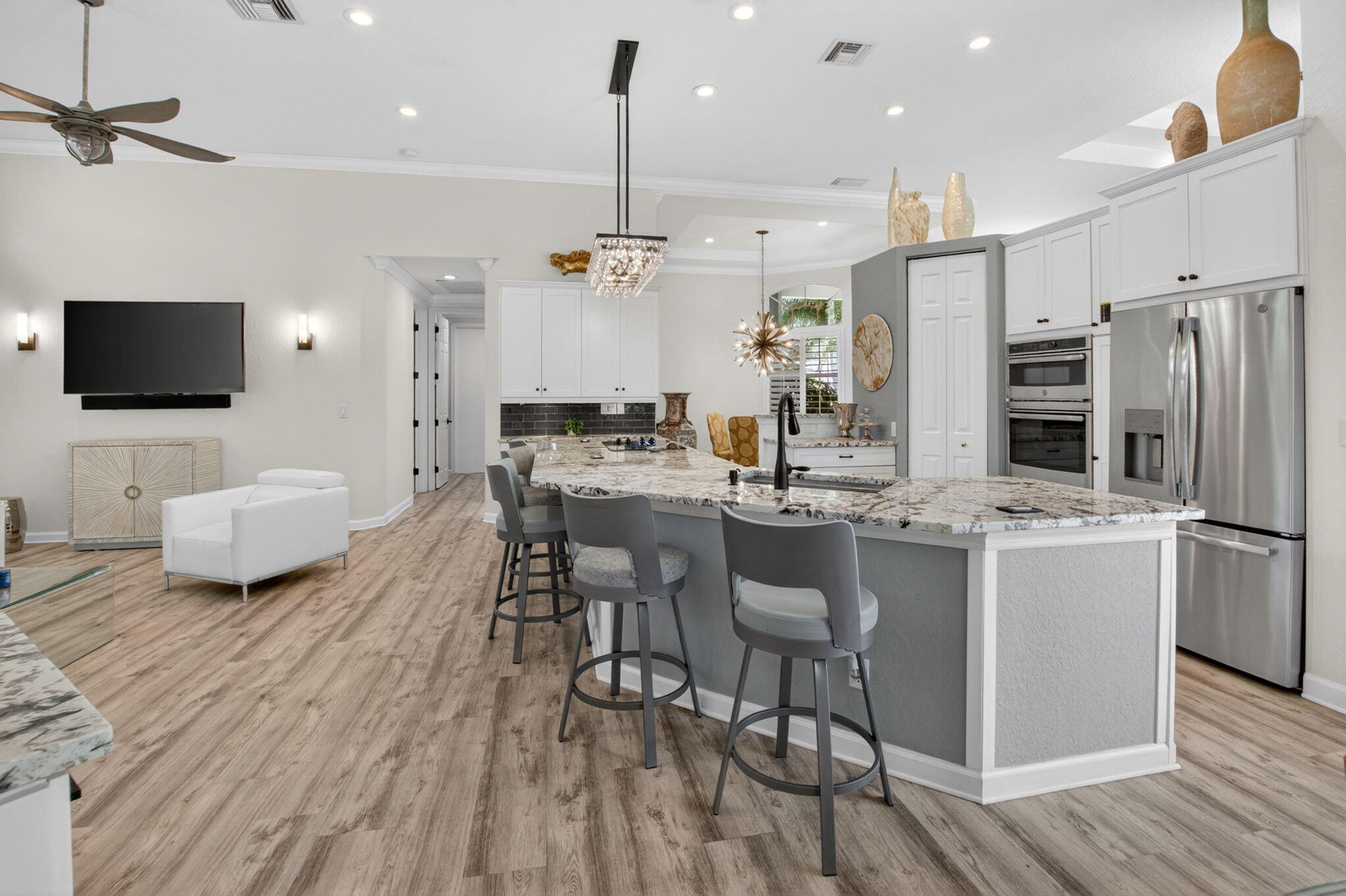 HUNTERS COURT - Residential
