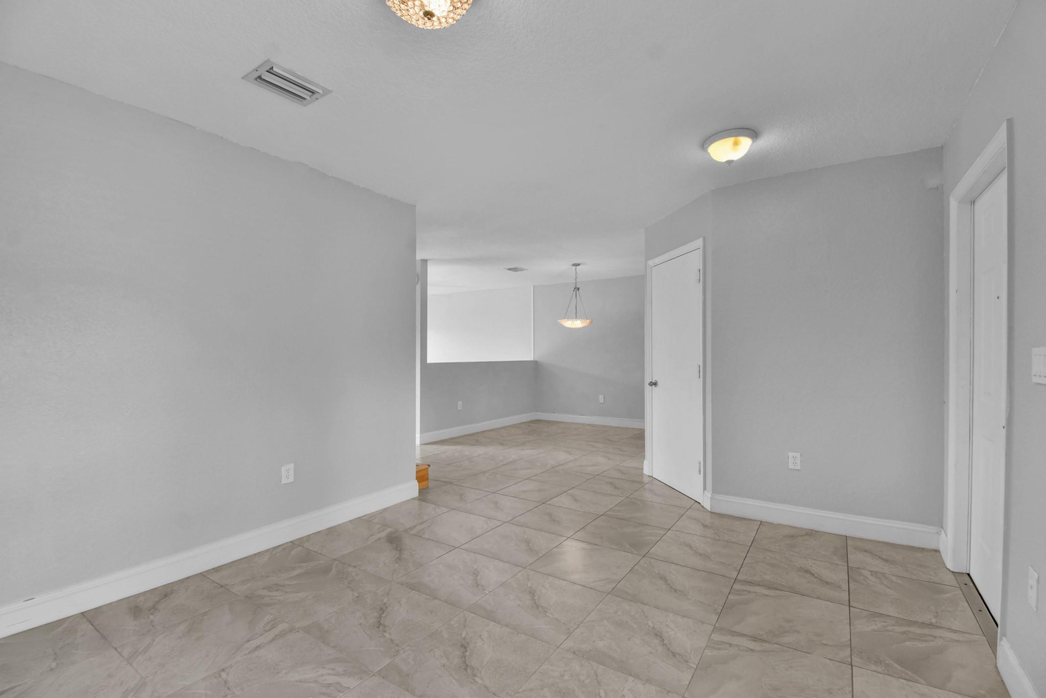 RAINTREE VILLAS - Residential