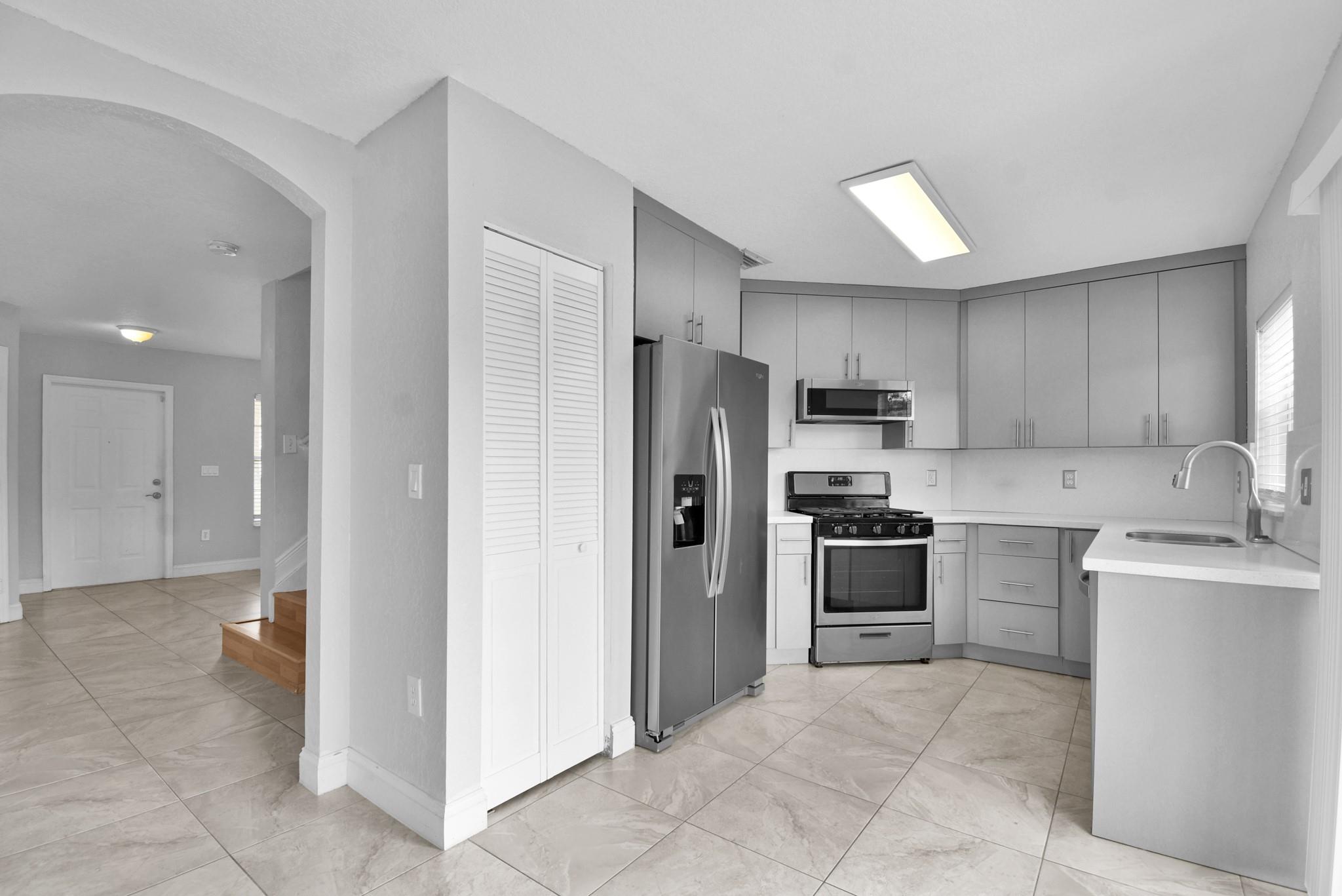 RAINTREE VILLAS - Residential