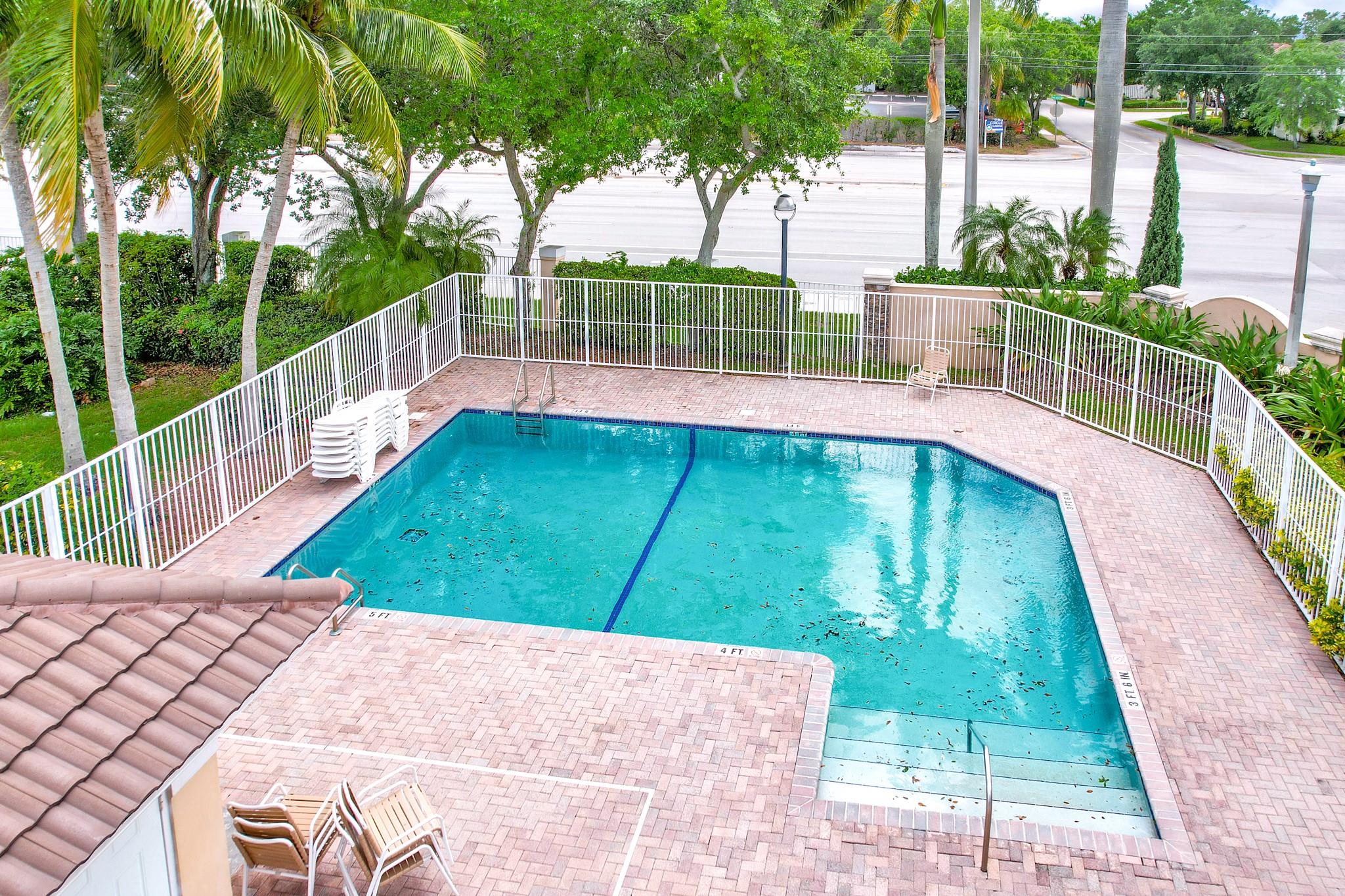 RAINTREE VILLAS - Residential