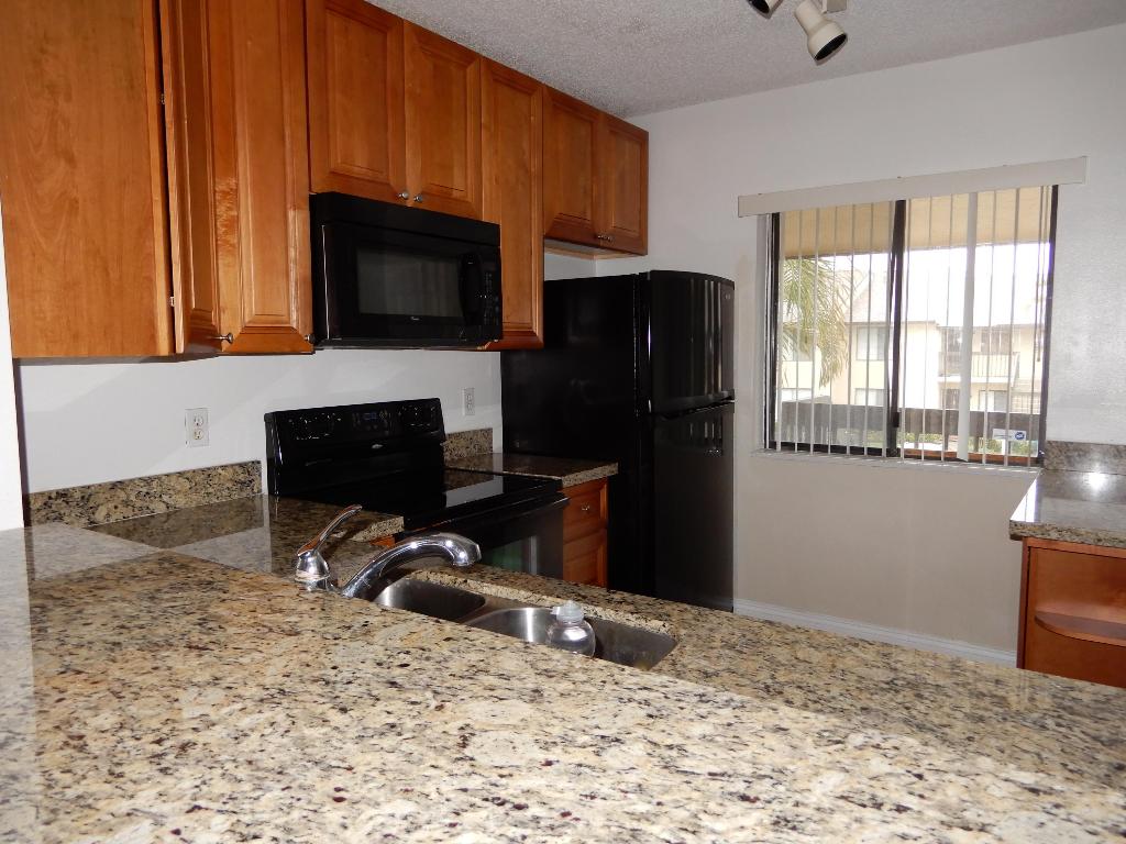 Kensington Walk Condo Association - Residential Lease