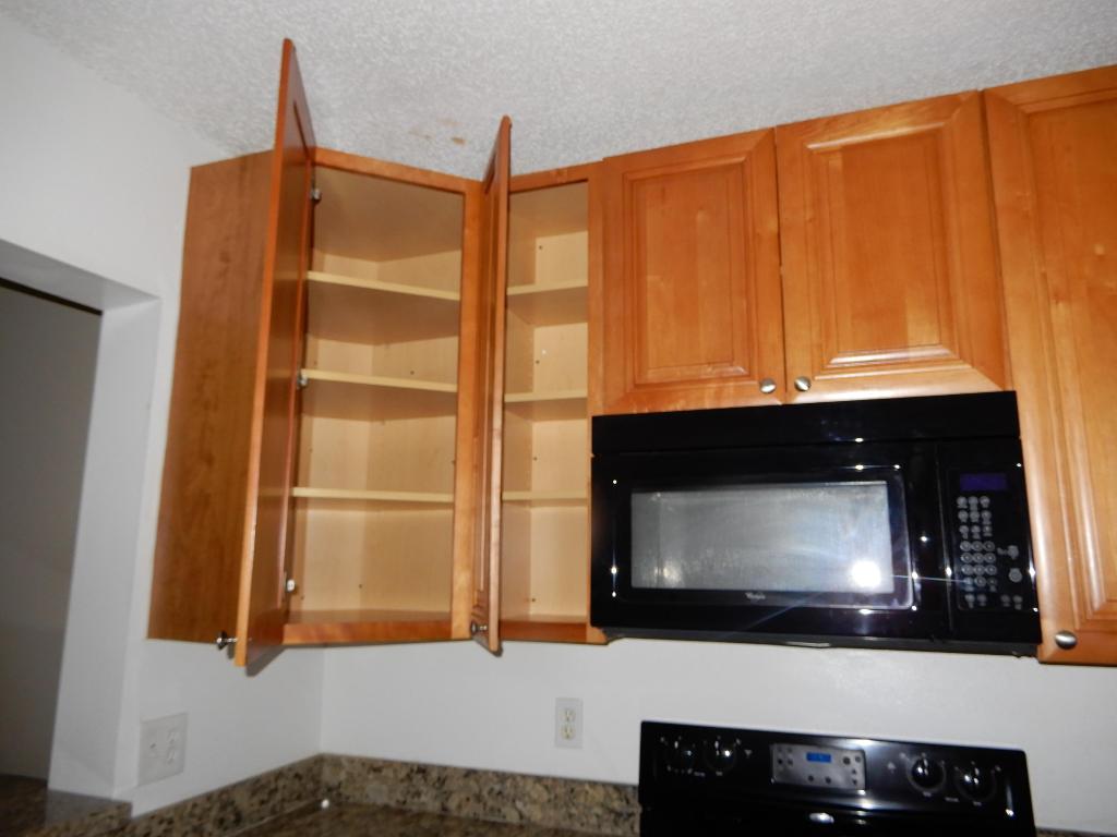 Kensington Walk Condo Association - Residential Lease