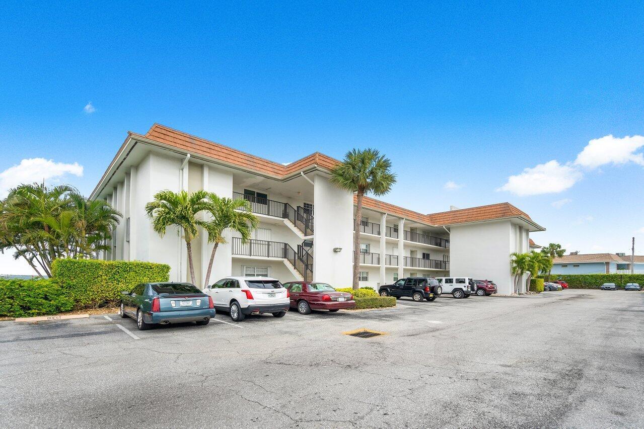 400 Wilma Circle 301