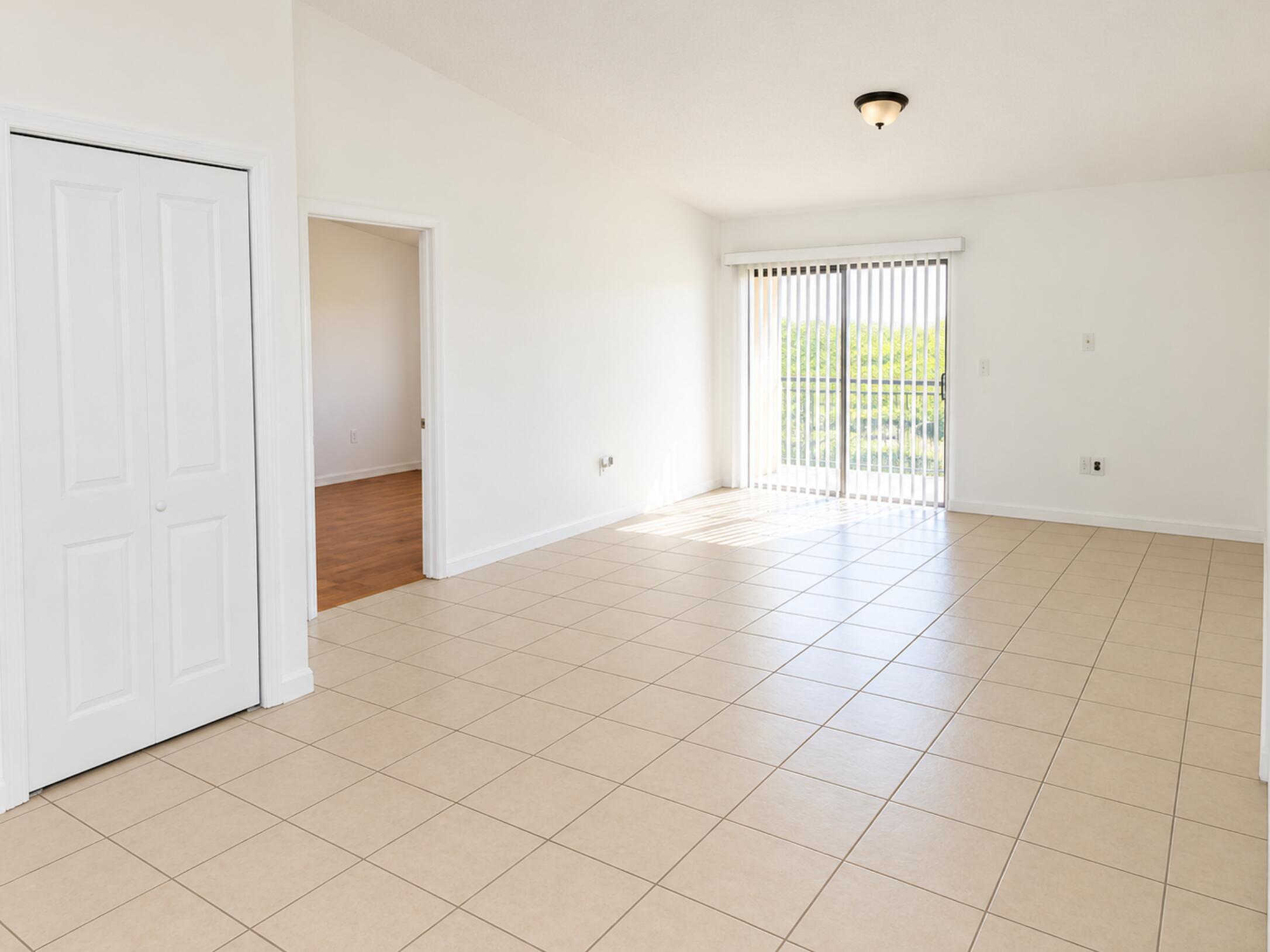 5220 VIA HACIENDA Circle #212