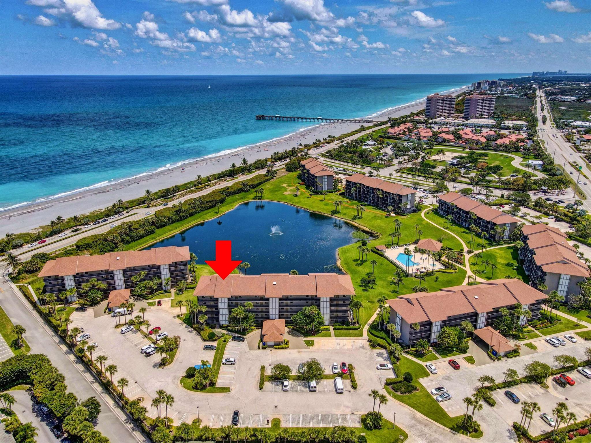 * 2024 OFF SEASON 8/15/24 to 1/3/25 * Includes December at off-season rate and stay until after New Year's Day * OCEAN-BEACH-POOL-LAKE with FOUNTAIN -- VIEW IT ALL FROM THIS FANTASTIC 4TH FLOOR CORNER CONDO * SE EXPOSURE PROVIDES LIGHT THRU THE DAY & FANTASTIC OCEAN BREEZES * GORGEOUS VIEWS AND BALCONY ACCESS FROM LIVING ROOM AND MASTER BR * UPDATED KITCHEN WITH SS APPLIANCES * TASTEFULLY AND COMFORTABLY FURNISHED * TWO LARGE BEDROOMS IN A SPLIT PLAN, TWO BATHROOMS, AND BONUS ROOM WITH EXTRA BED * FULL SIZE WASHER & DRYER IN LARGE UTILITY ROOM * PRIVATE GATED ACCESS FROM THE COMMUNITY TO THE BEACH * COMMUNITY POOL AND TENNIS * PLENTY OF GUEST PARKING * CABLE TV, INTERNET, ELECTRIC, AND WATER INCLUDED * MANY RESTAURANTS & SHOPS CLOSE BY * 4 MONTH MIN *