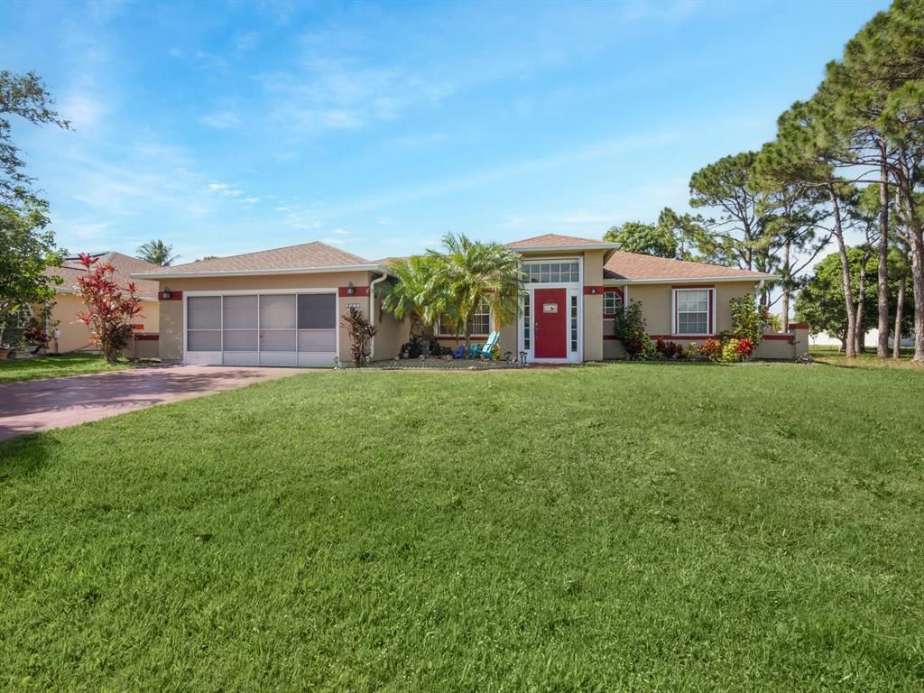 Photo of 2637 SE Creston Lane, Port Saint Lucie, FL 34952 (MLS # R10799123)