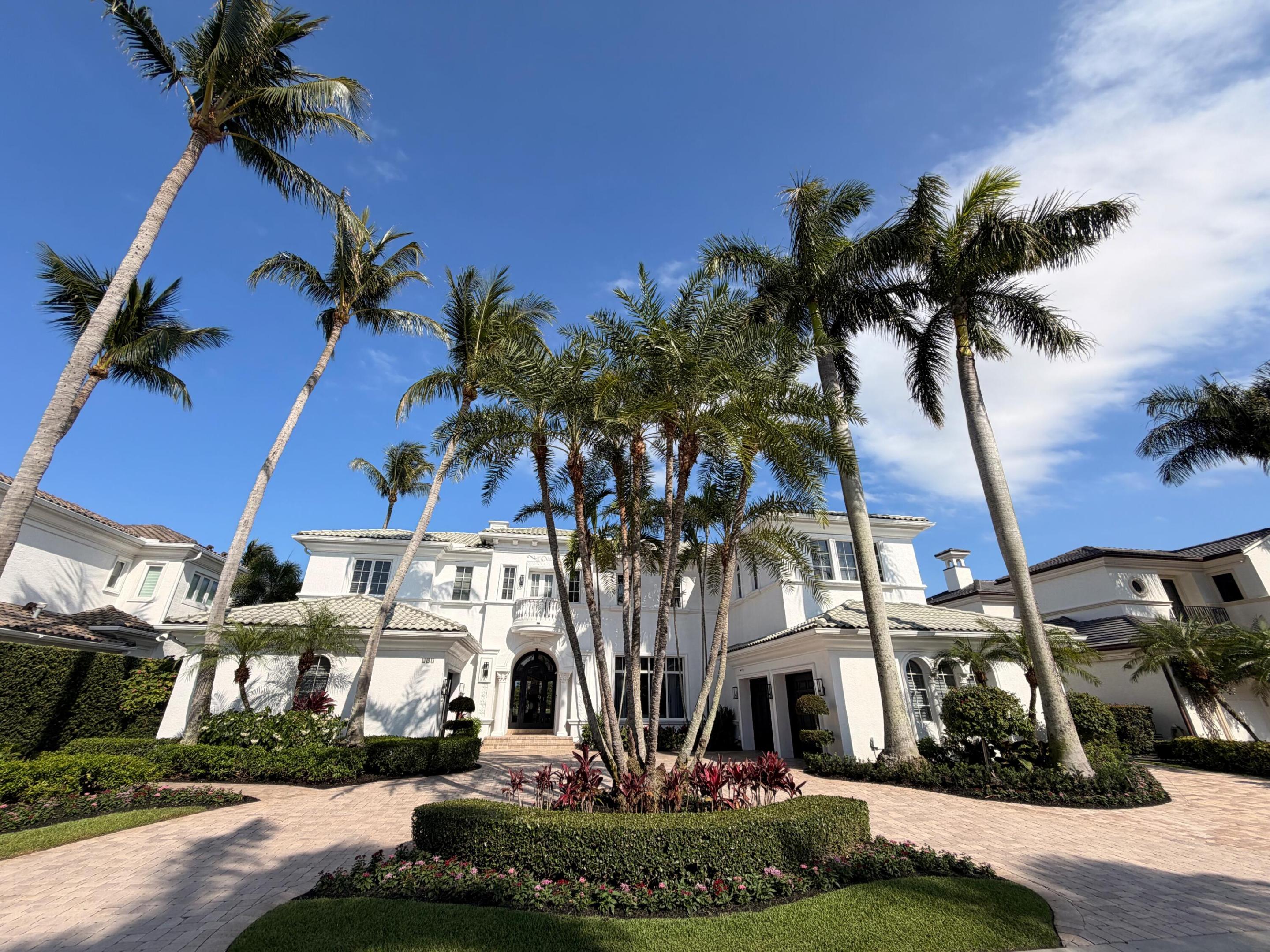 792 Harbour Isles Court