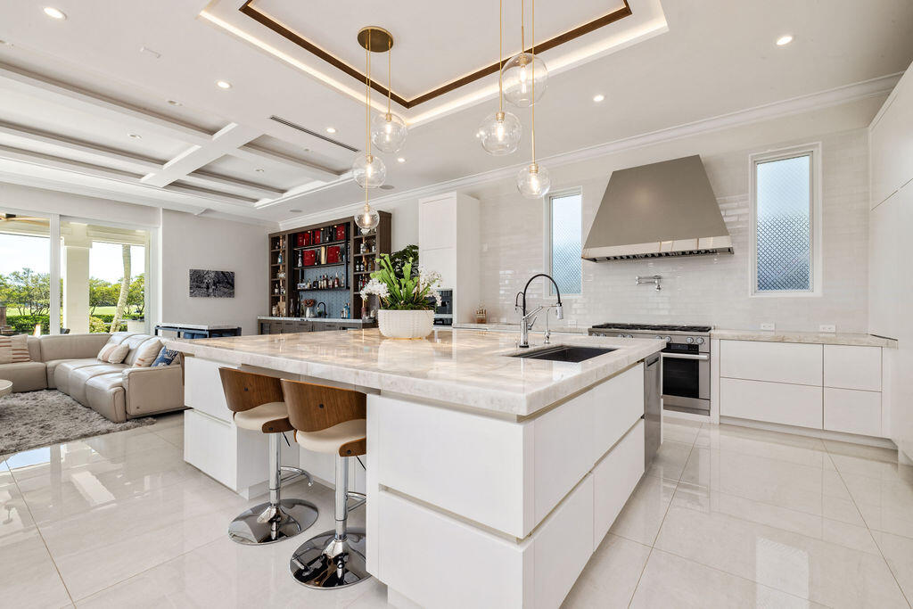 HARBOUR ISLES - Residential