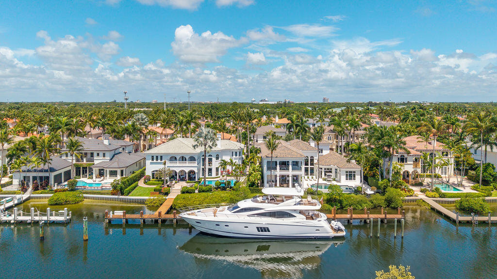 792 Harbour Isles Court