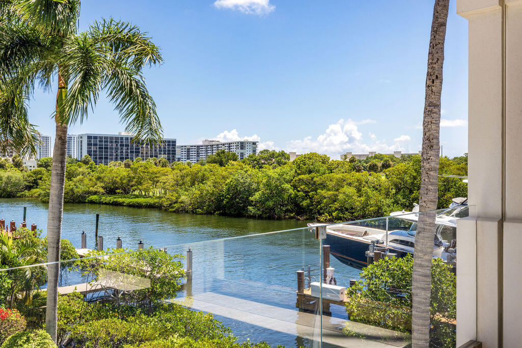 HARBOUR ISLES - Residential