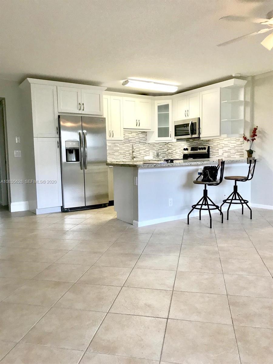 MANSFIELD AT CENTURY VILLAGE CONDO - Residential Lease