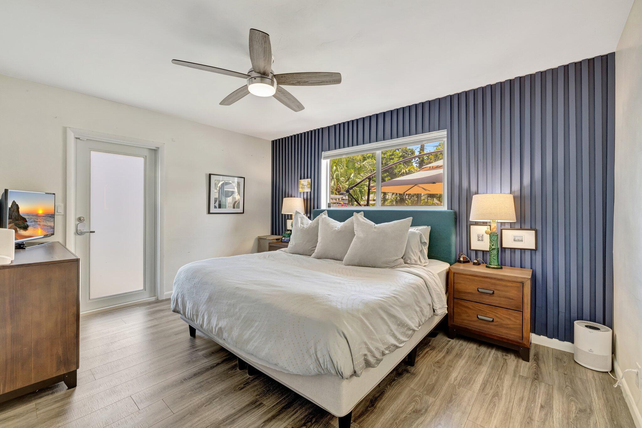 SUNSET MANORS - Residential