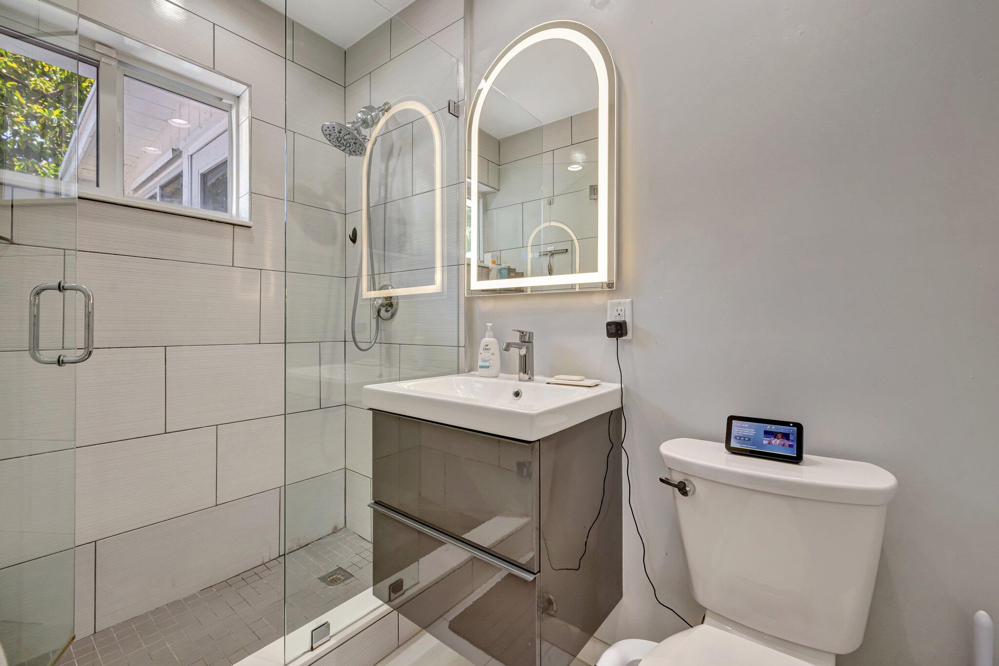 SUNSET MANORS - Residential