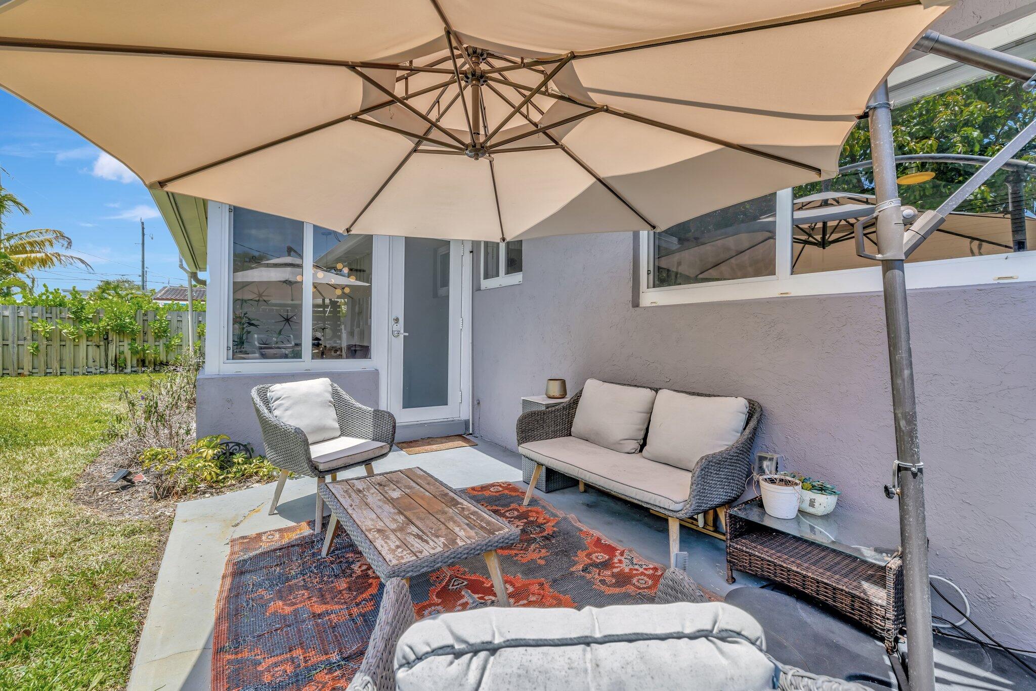 SUNSET MANORS - Residential