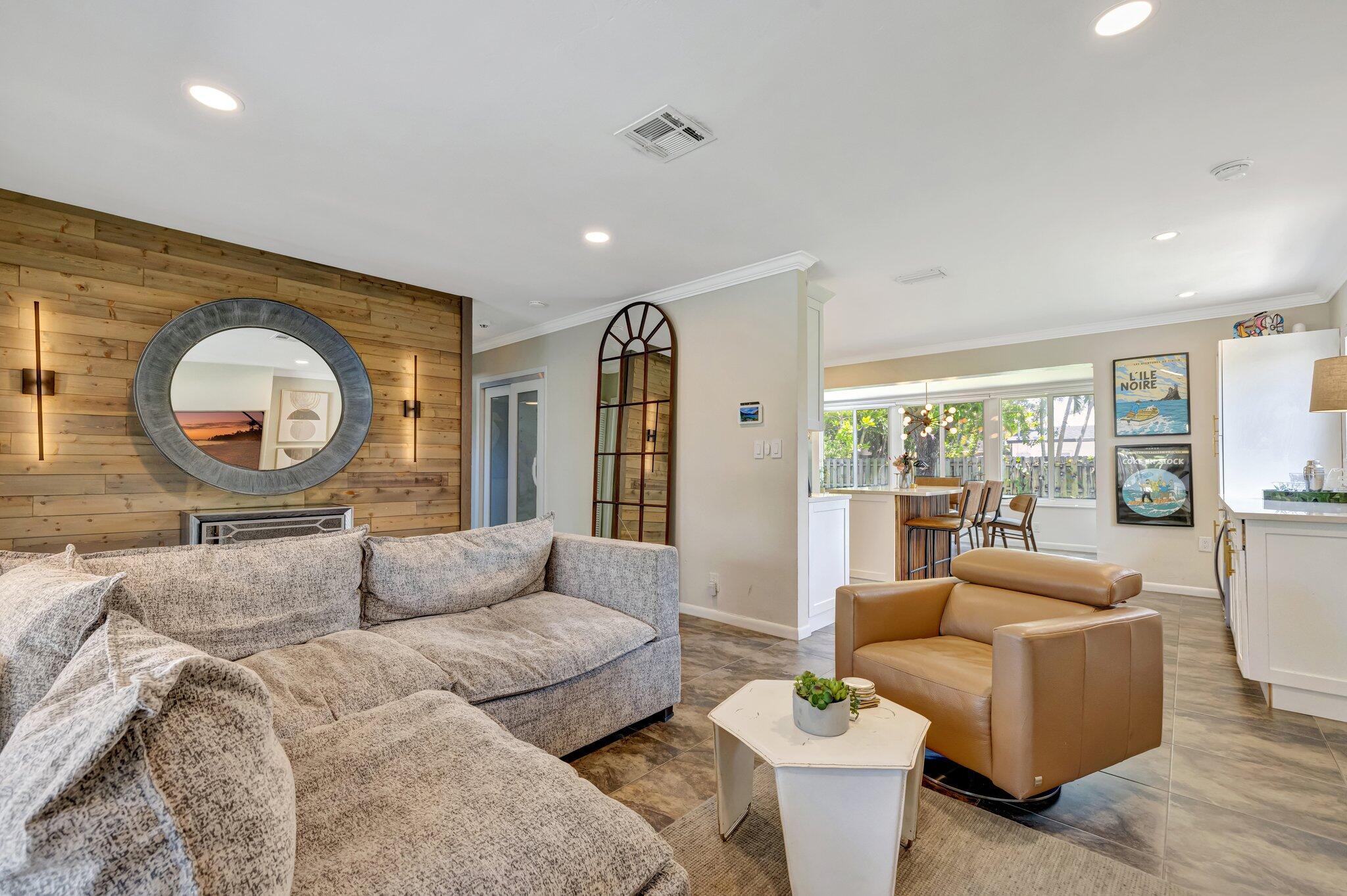 SUNSET MANORS - Residential