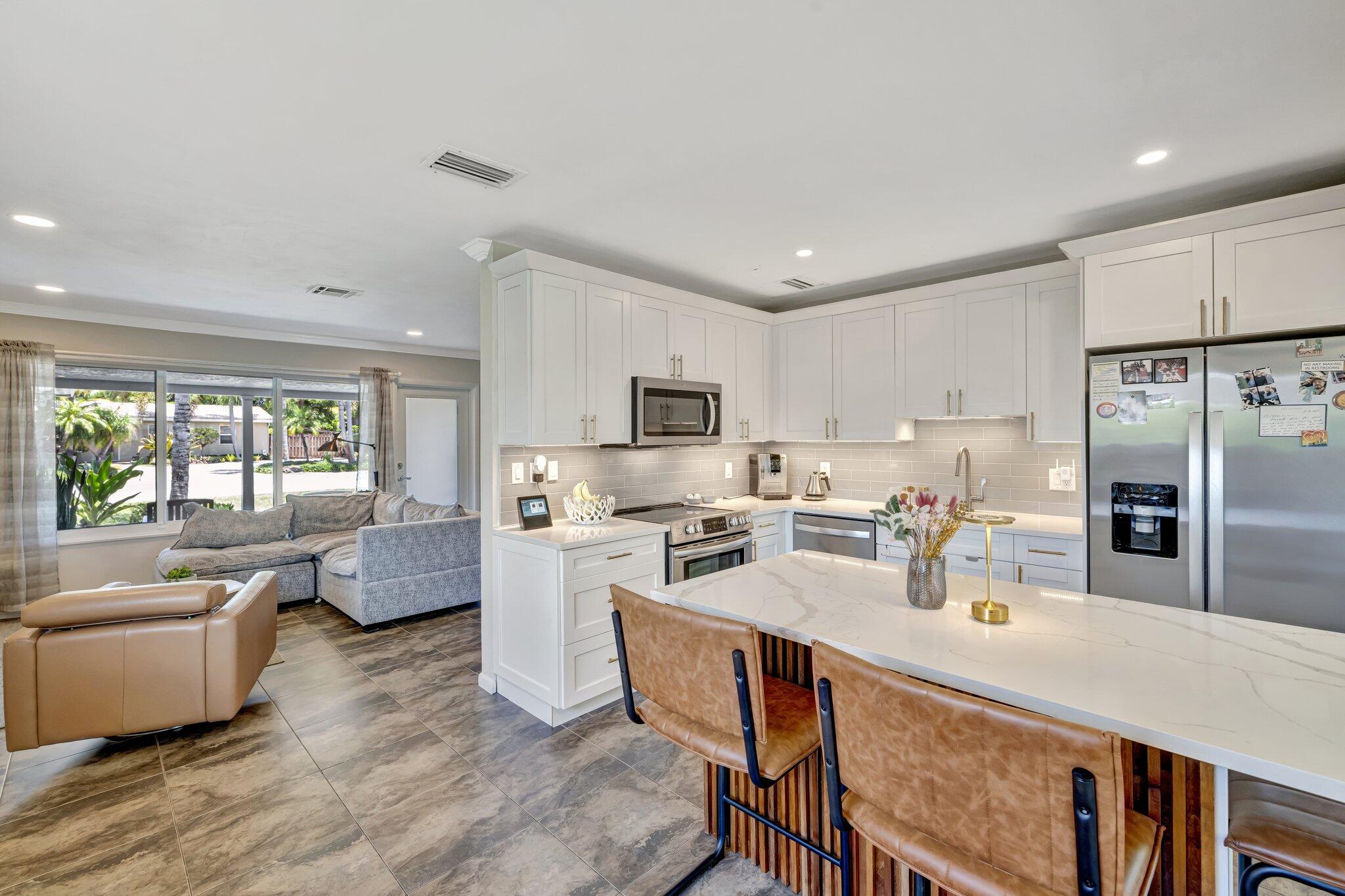 SUNSET MANORS - Residential