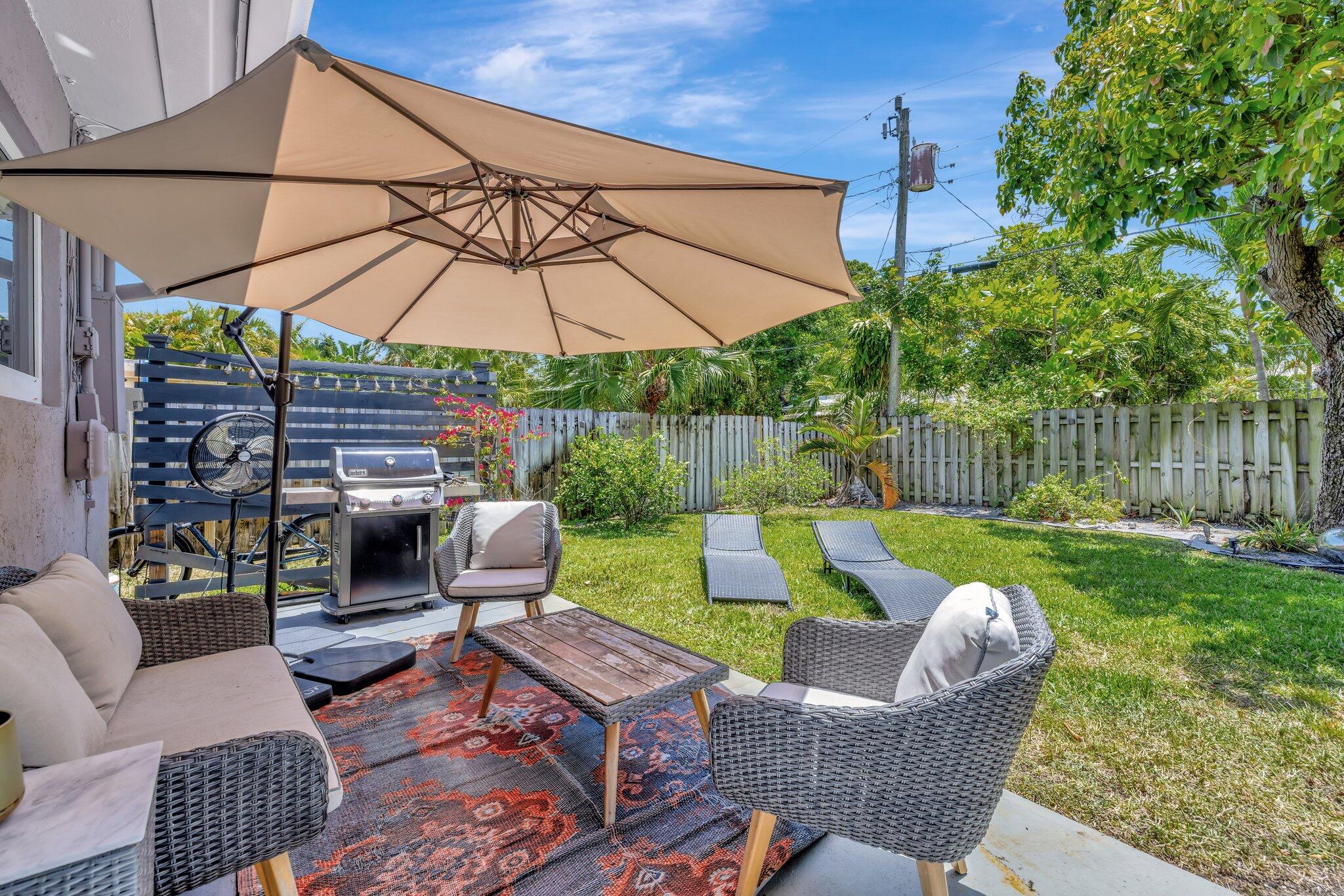 SUNSET MANORS - Residential