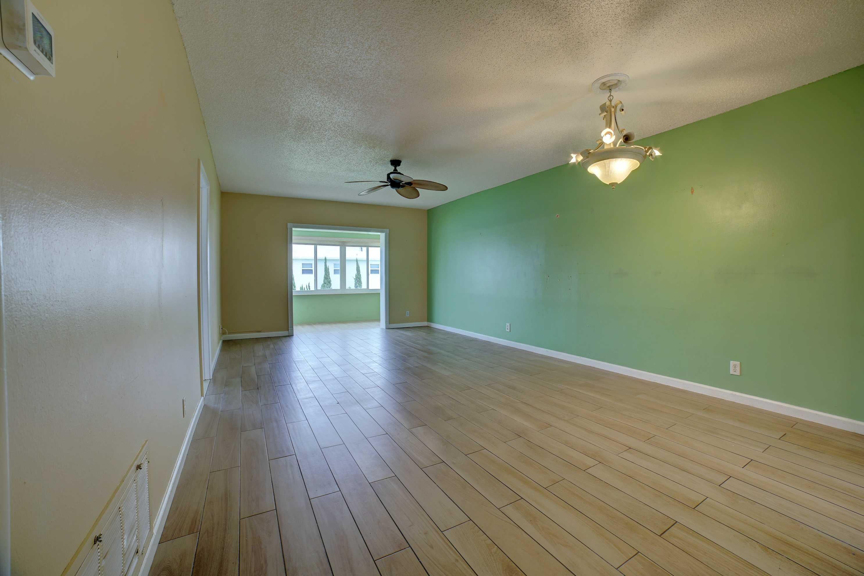 1118 Lake Terrace 204