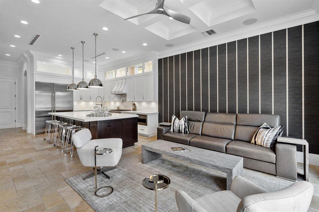 TROPIC ISLE - Residential