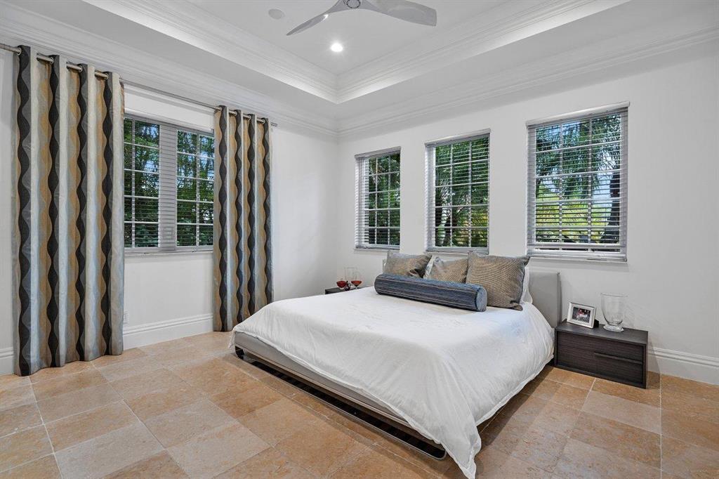 TROPIC ISLE - Residential