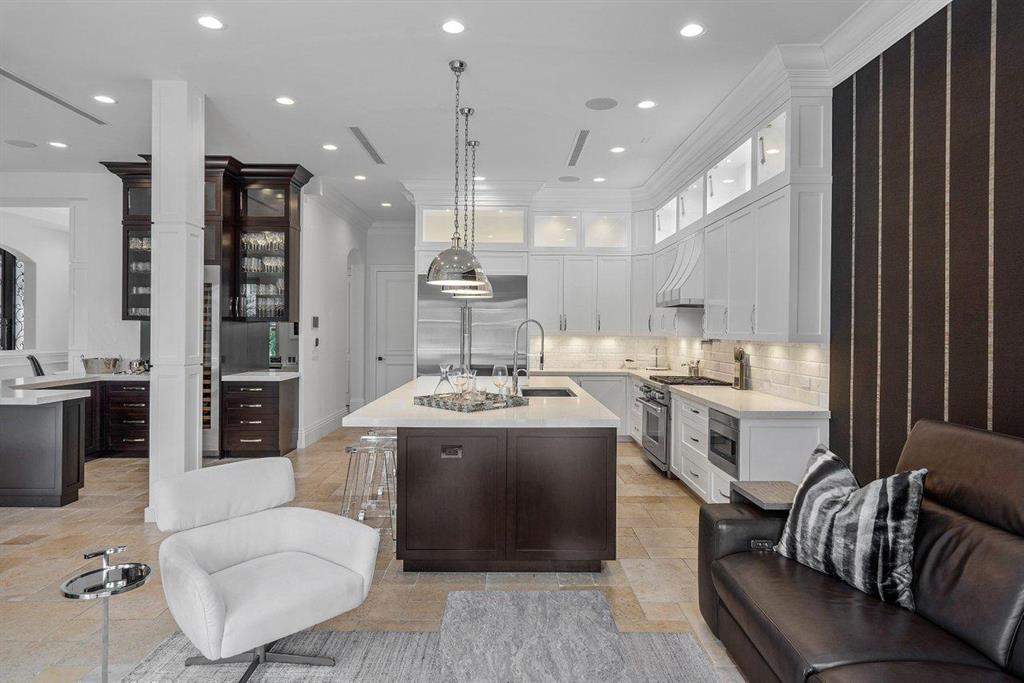 TROPIC ISLE - Residential