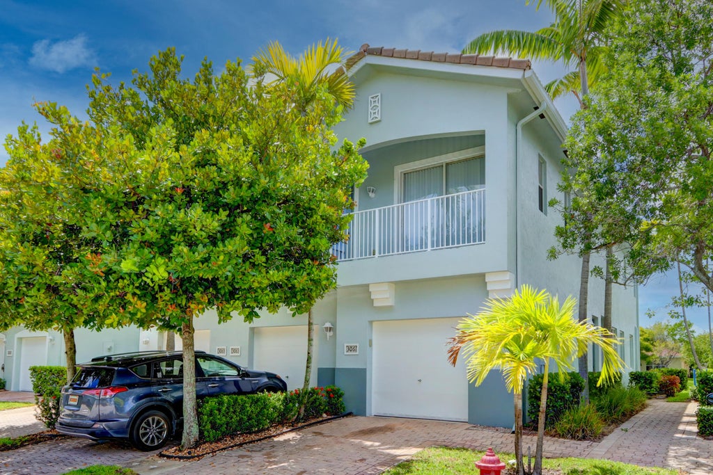 Photo of 3061 LAUREL RIDGE Circle, Riviera Beach, FL 33404 (MLS # B26064747)