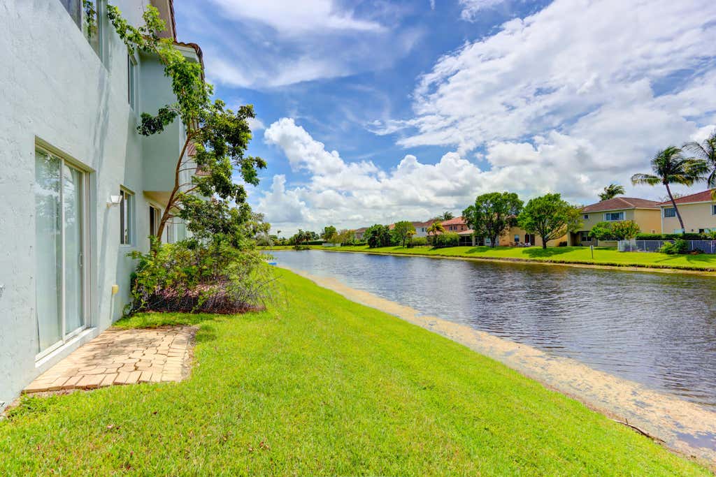 Photo of 3061 LAUREL RIDGE Circle, Riviera Beach, FL 33404 (MLS # B26064747)