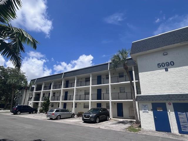 5090 SW 64th ave 307