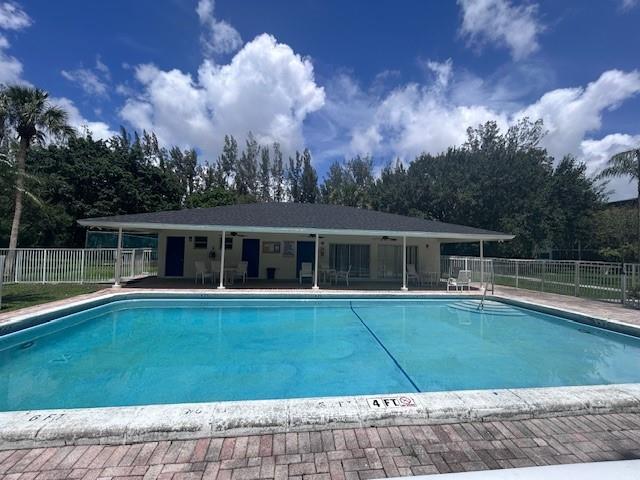 5090 SW 64th ave 307