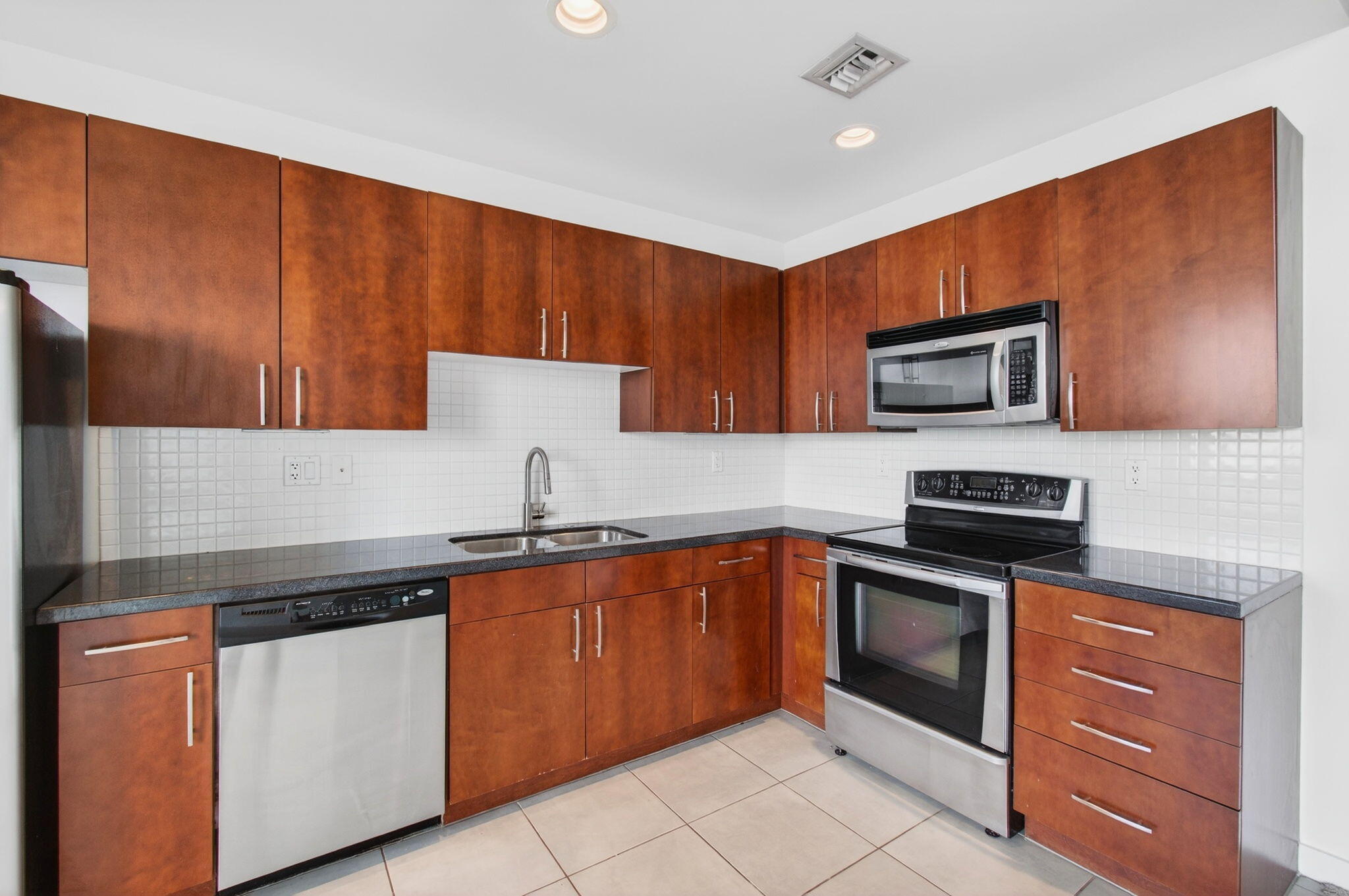 EDGE CONDO - Residential