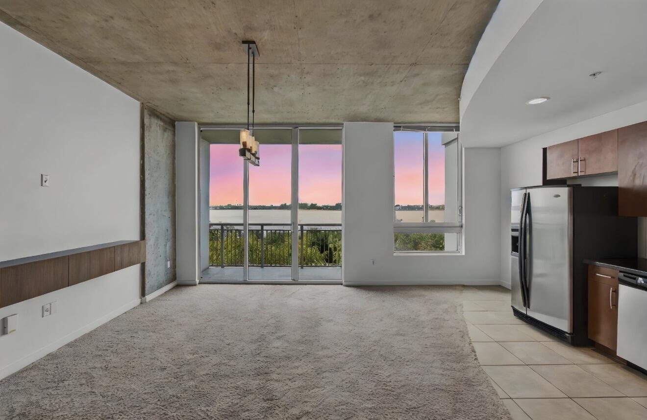 EDGE CONDO - Residential