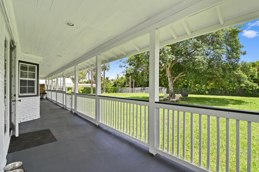 Photo of 16728 78th Road N, Loxahatchee, FL 33470 (MLS # R11005516)