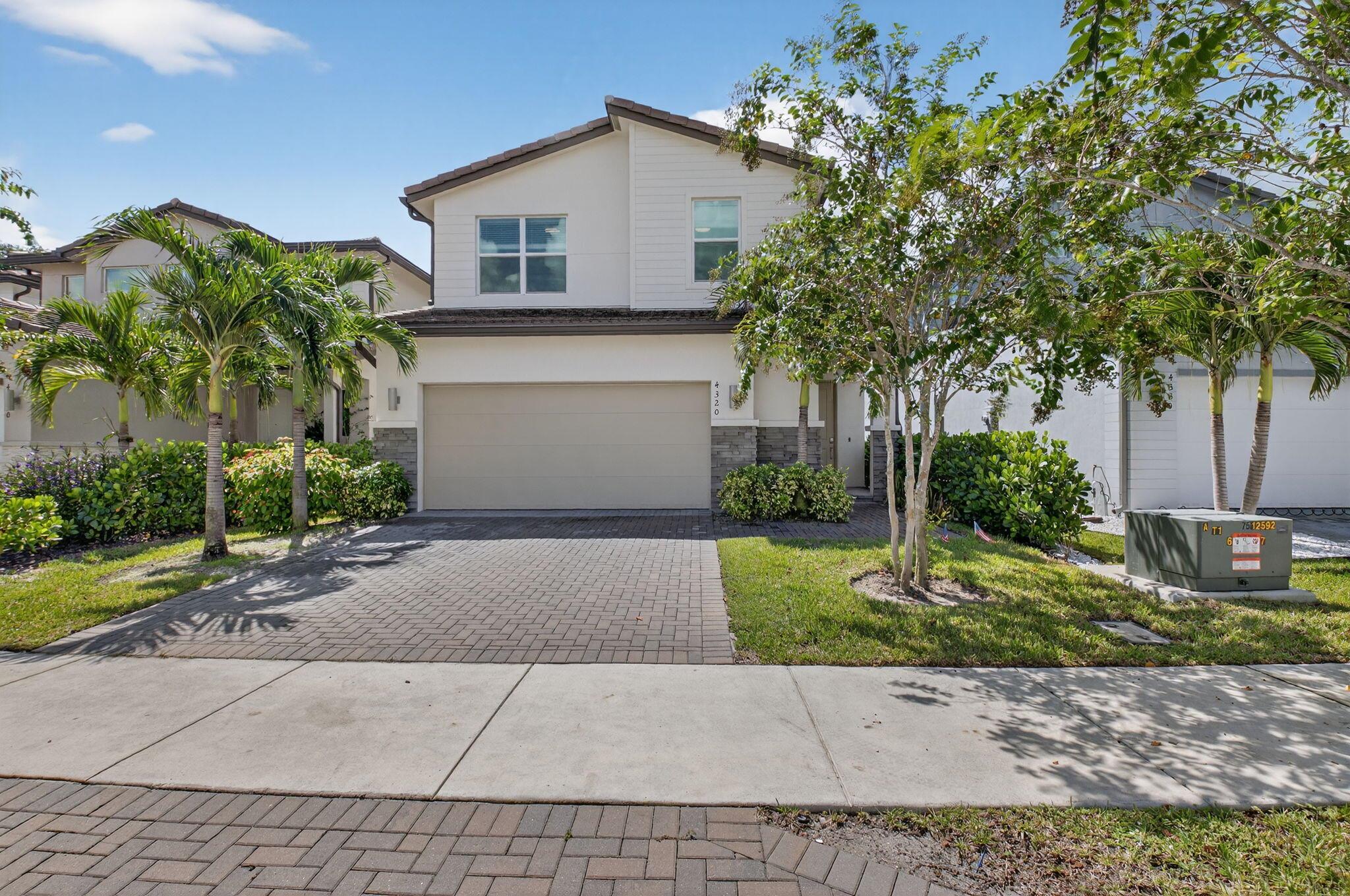 BANYAN COURT - Residential Lease