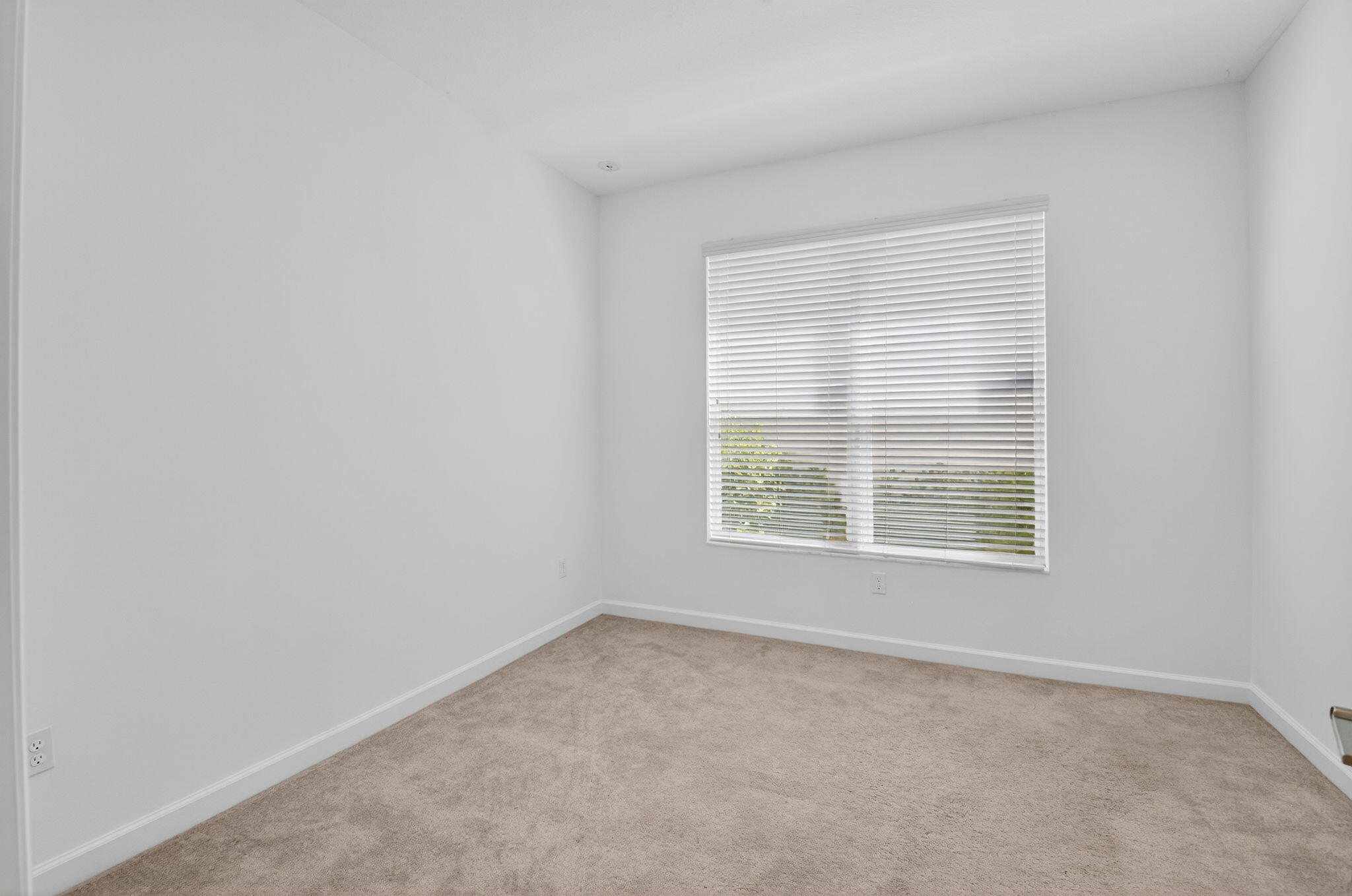 BANYAN COURT - Residential Lease