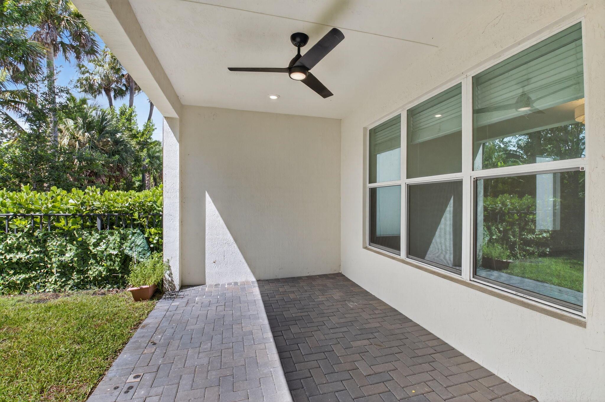 BANYAN COURT - Residential Lease