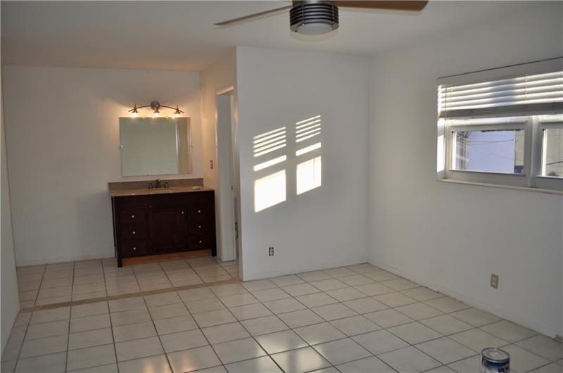 Buckingham Condo - Residential