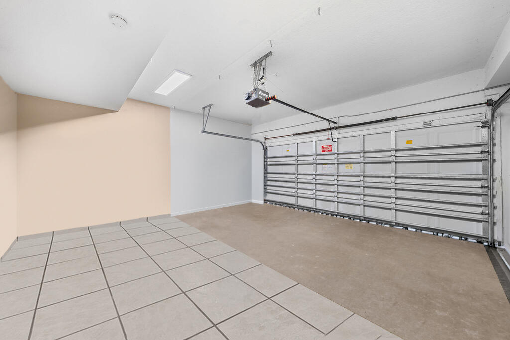 DORAL MEADOWS 1ST ADDN - Residential