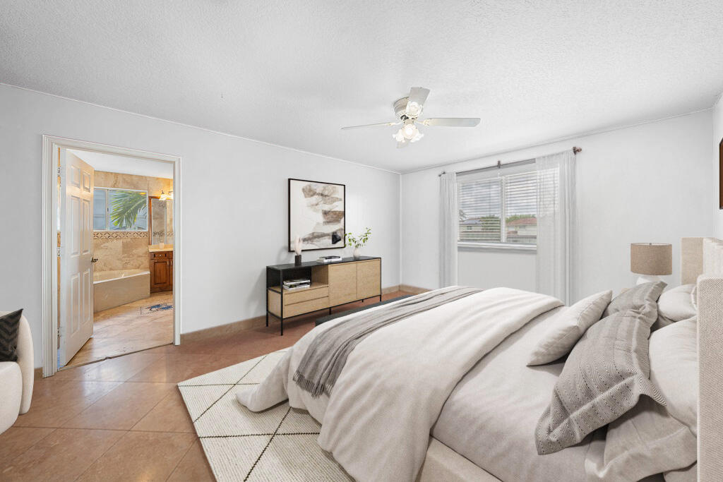 DORAL MEADOWS 1ST ADDN - Residential