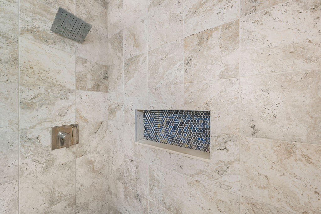 DORAL MEADOWS 1ST ADDN - Residential