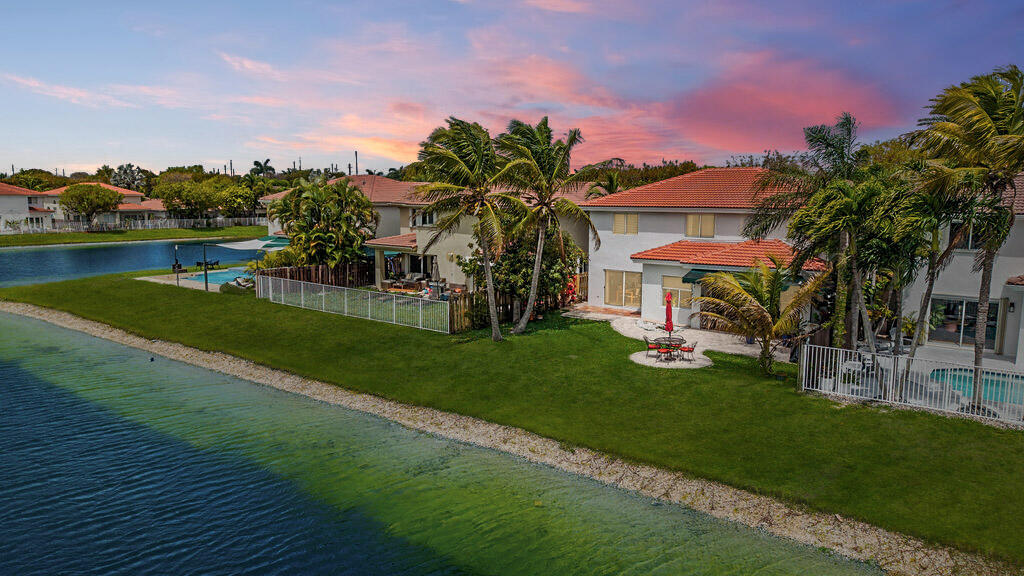 DORAL MEADOWS 1ST ADDN - Residential