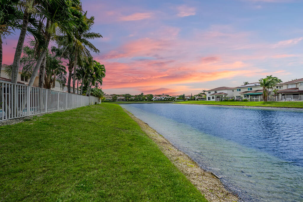 DORAL MEADOWS 1ST ADDN - Residential