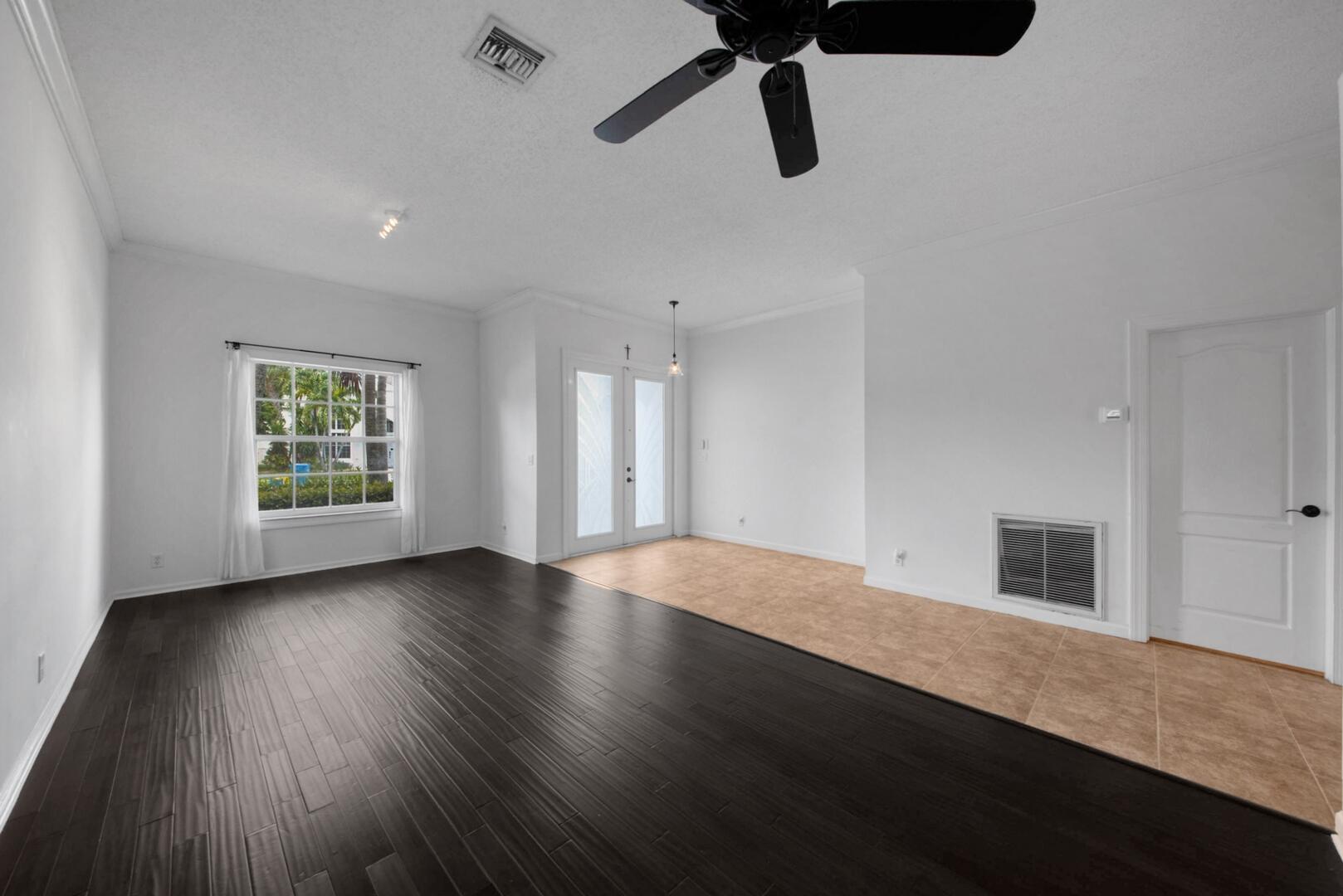 212 Kensington Way