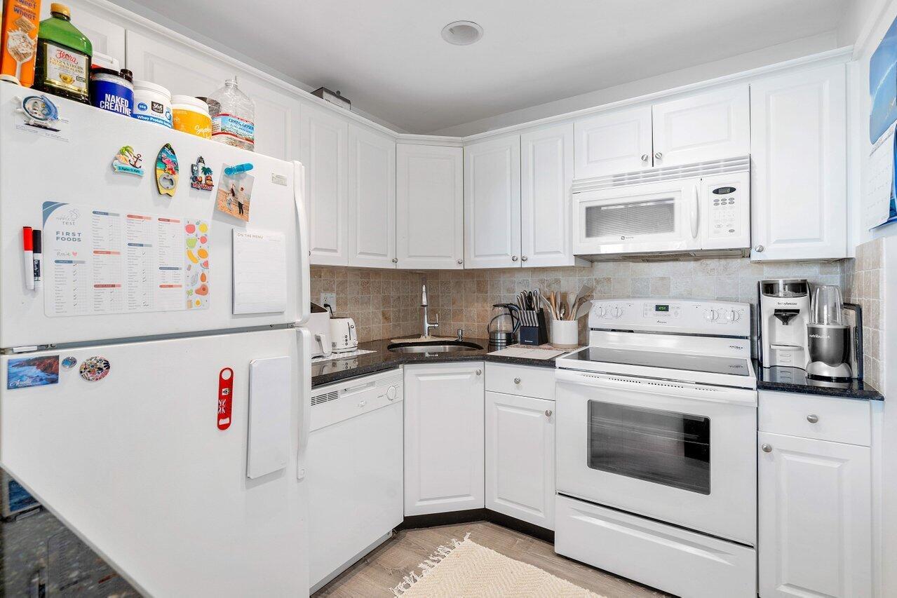 2455 NE 51st Street E102