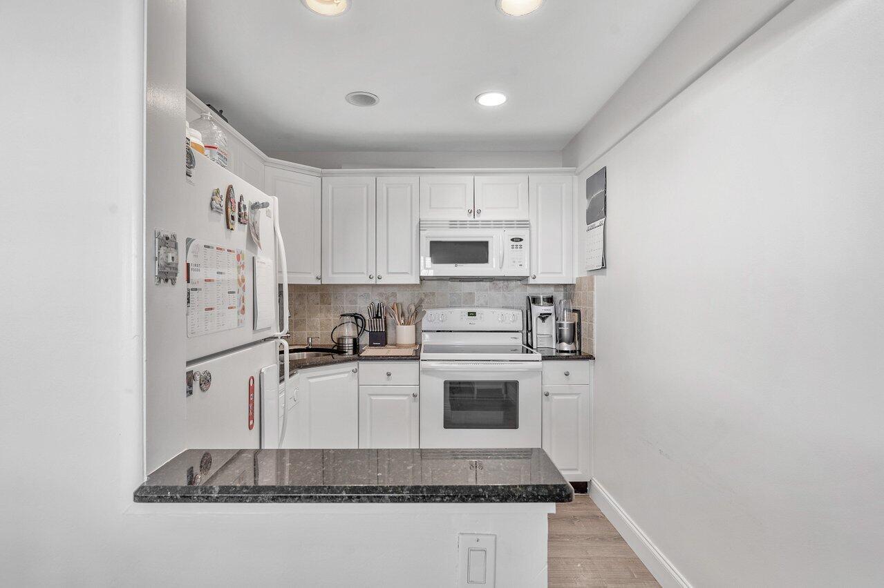 2455 NE 51st Street E102