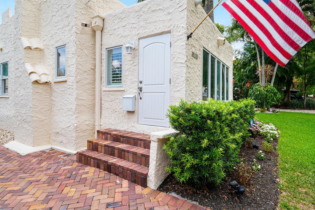 Photo of 813 Avon Road, West Palm Beach, FL 33401 (MLS # B26057720)