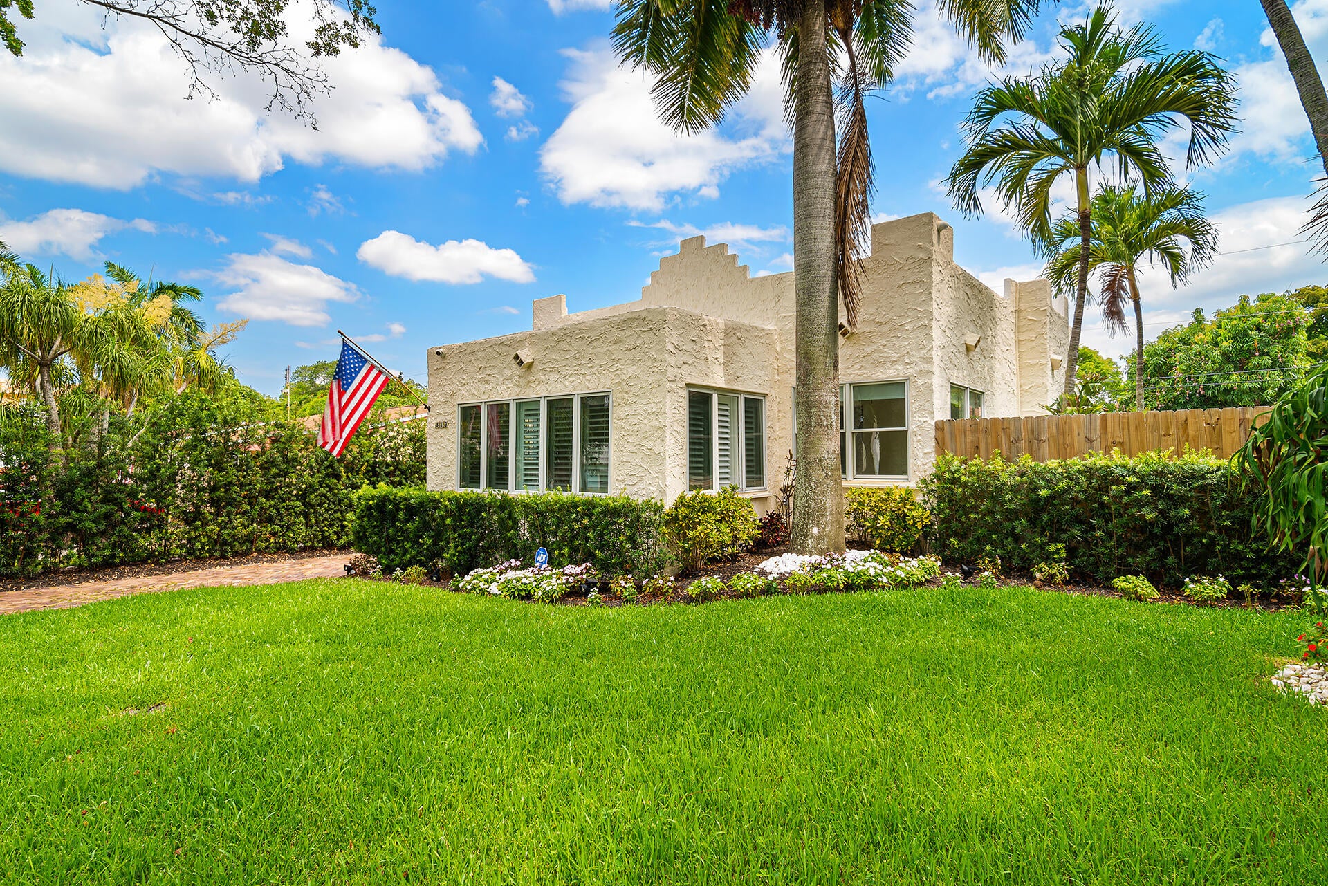 813 Avon Road