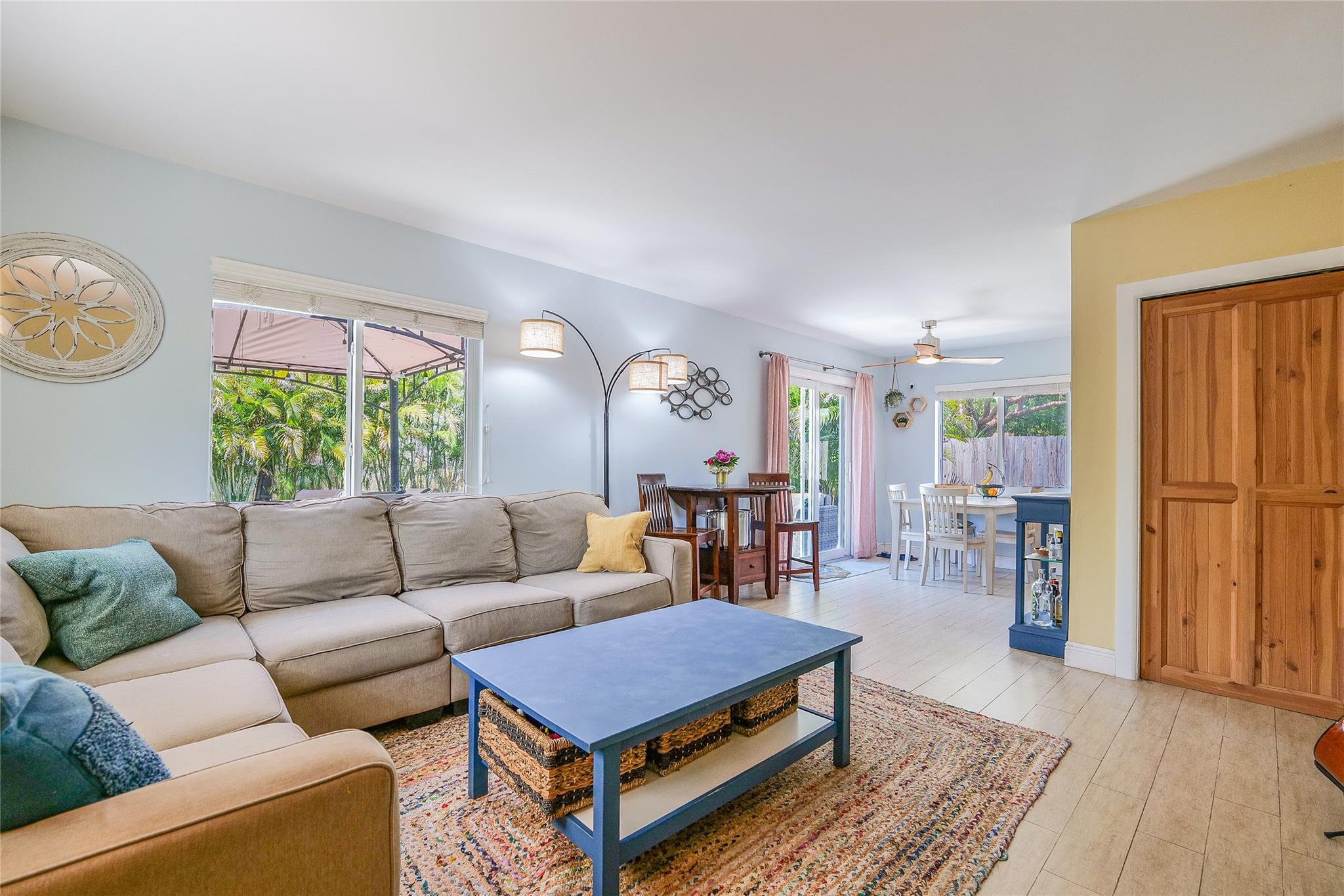 309 SW 8th St